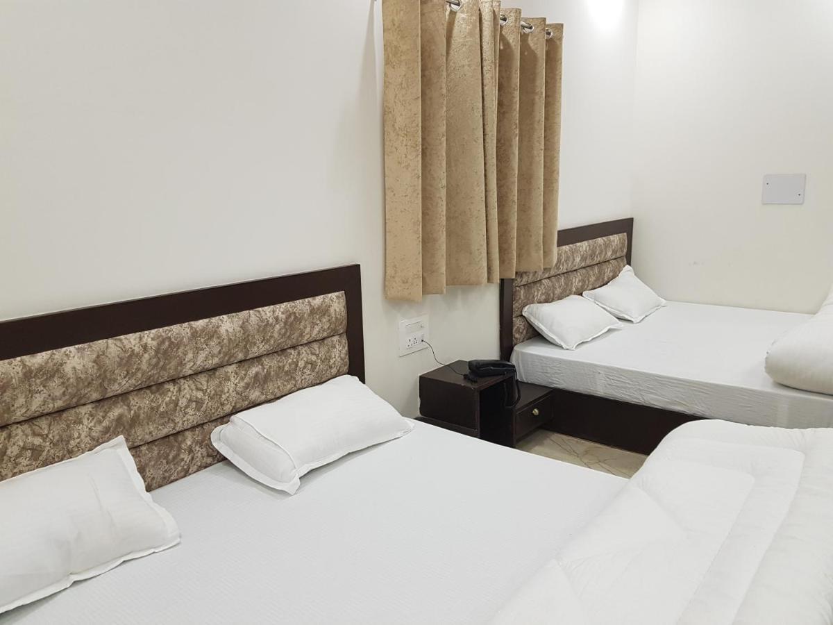 New Gokul Grand Hotel Дехрадун Екстериор снимка