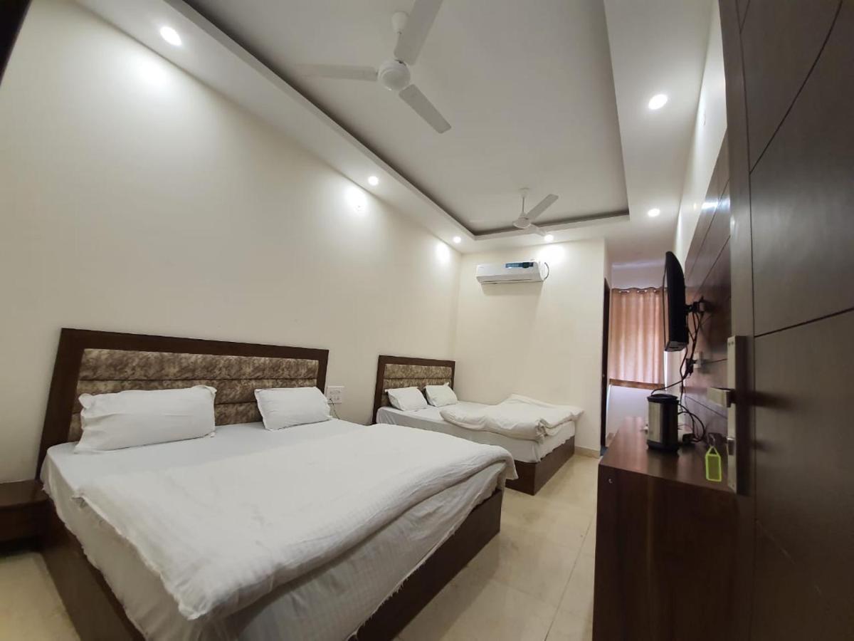 New Gokul Grand Hotel Дехрадун Екстериор снимка
